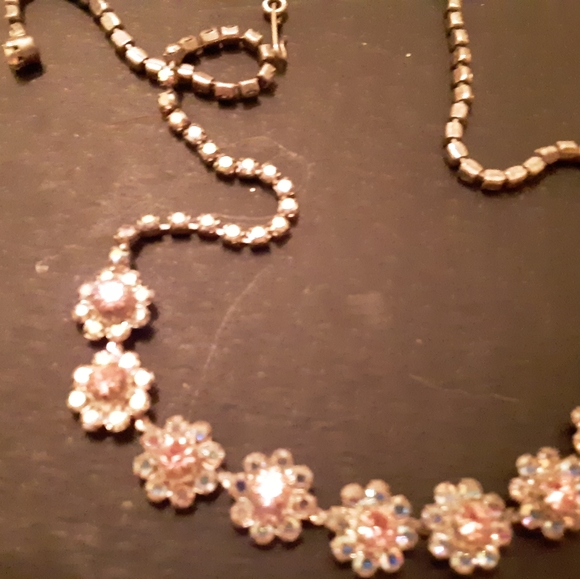 Necklace - Picture 1 of 2